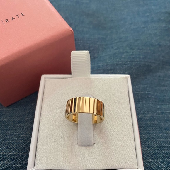 Gold Au|Rate Infinity Ring - Picture 2 of 4